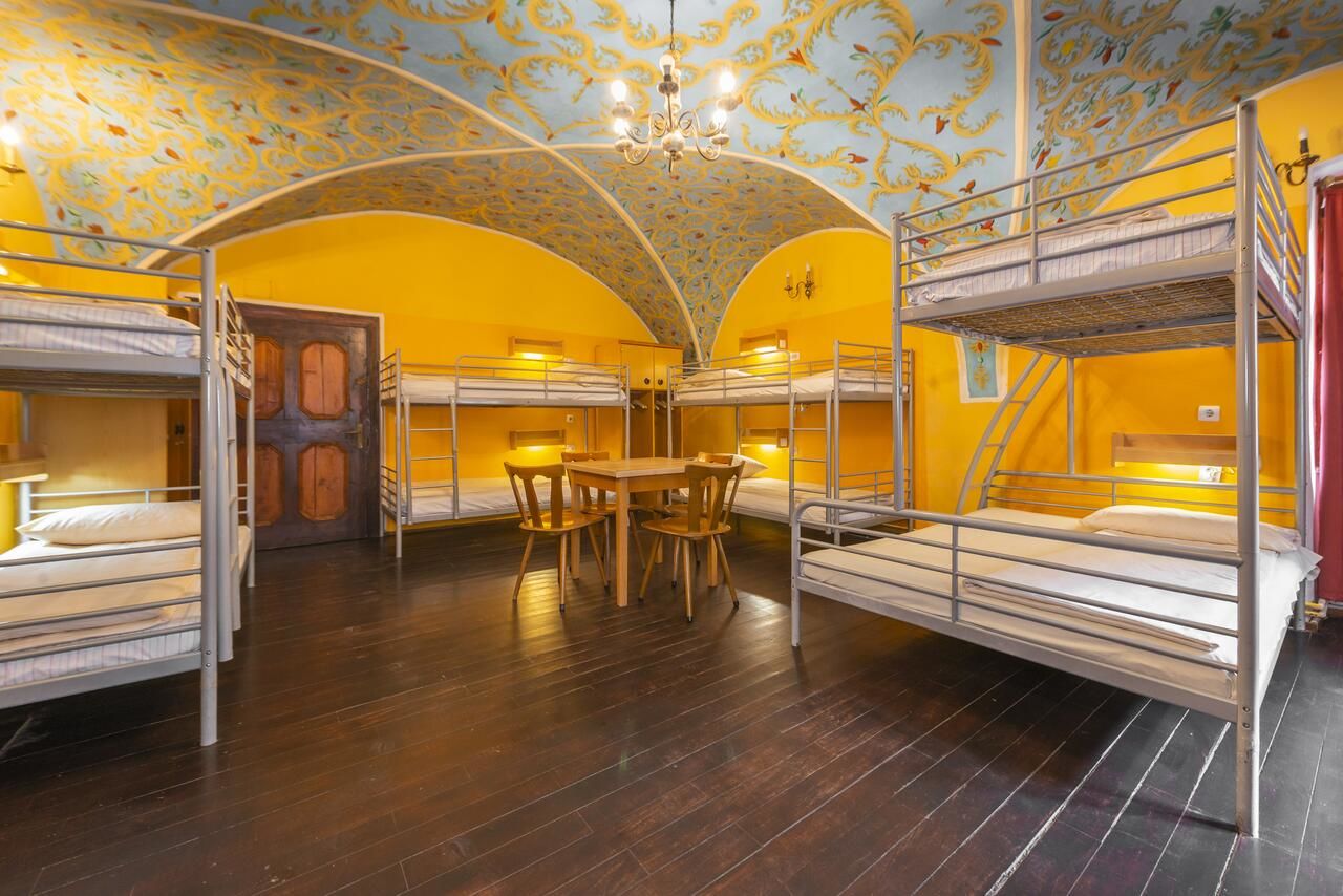 Хостелы Burg Hostel Sighisoara Сигишоара